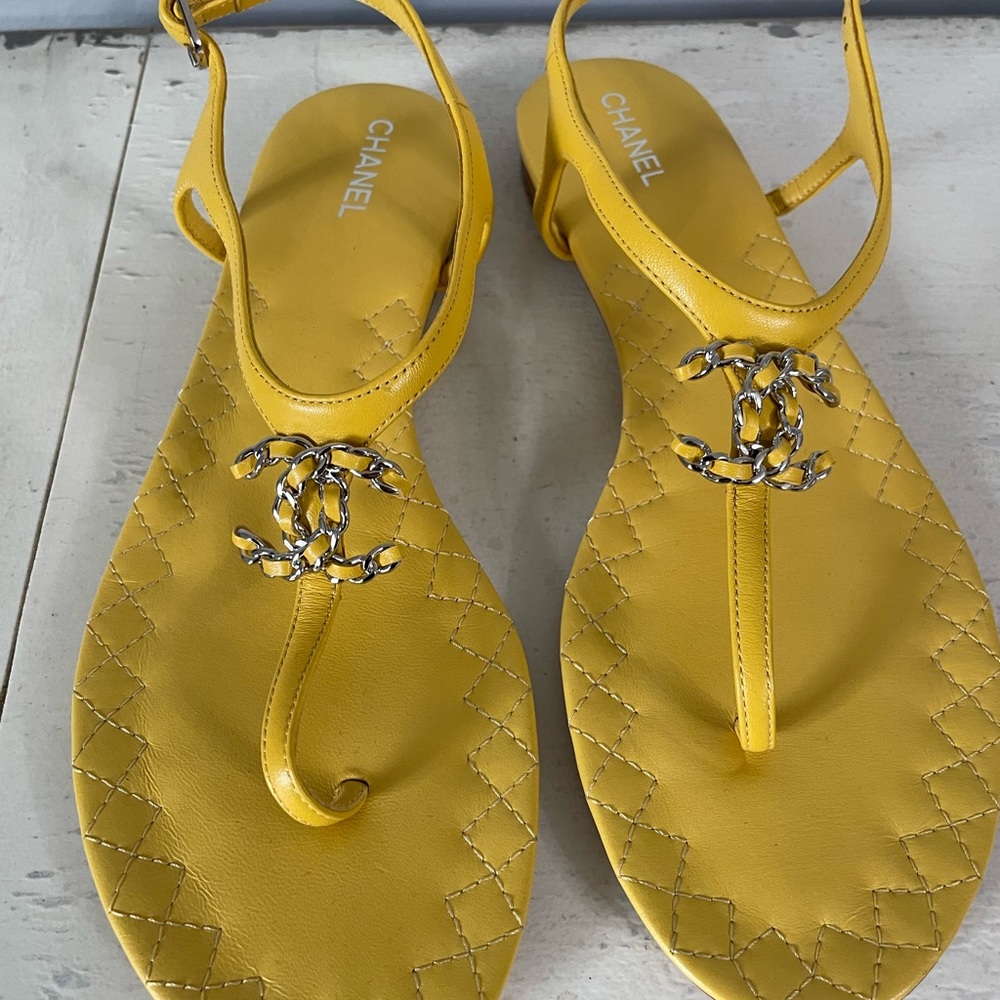 YELLOW CHANEL THONG SANDALS SIZE 39.5